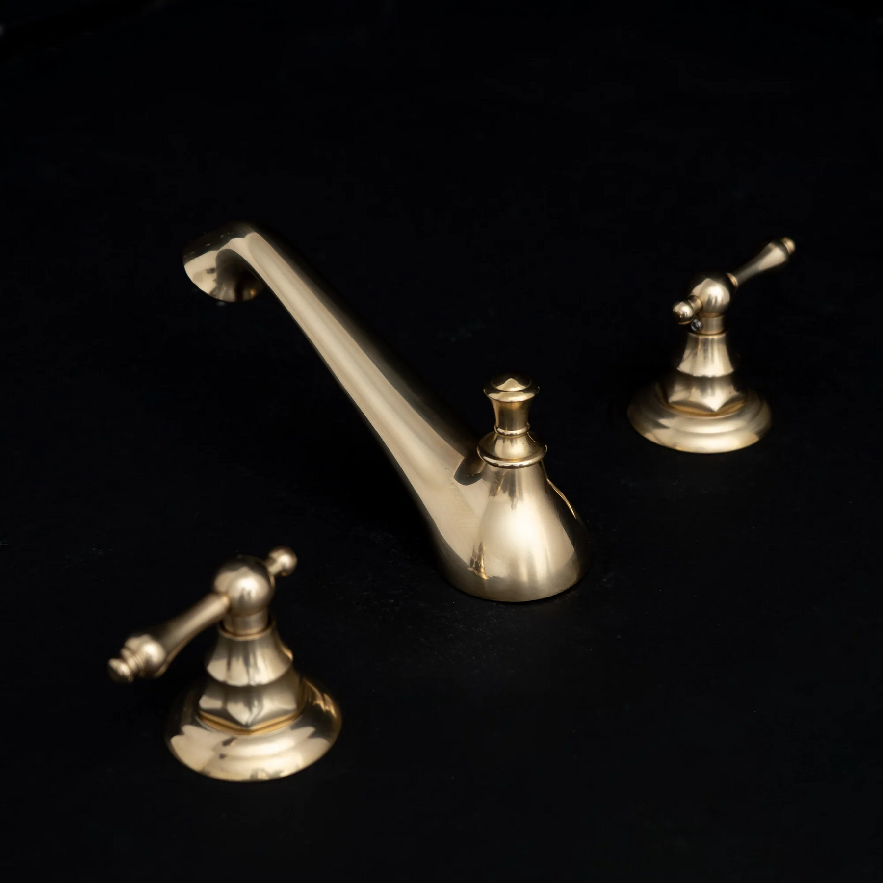 Short-Spout Deck-Mount Bathroom Faucet – Solid Brass