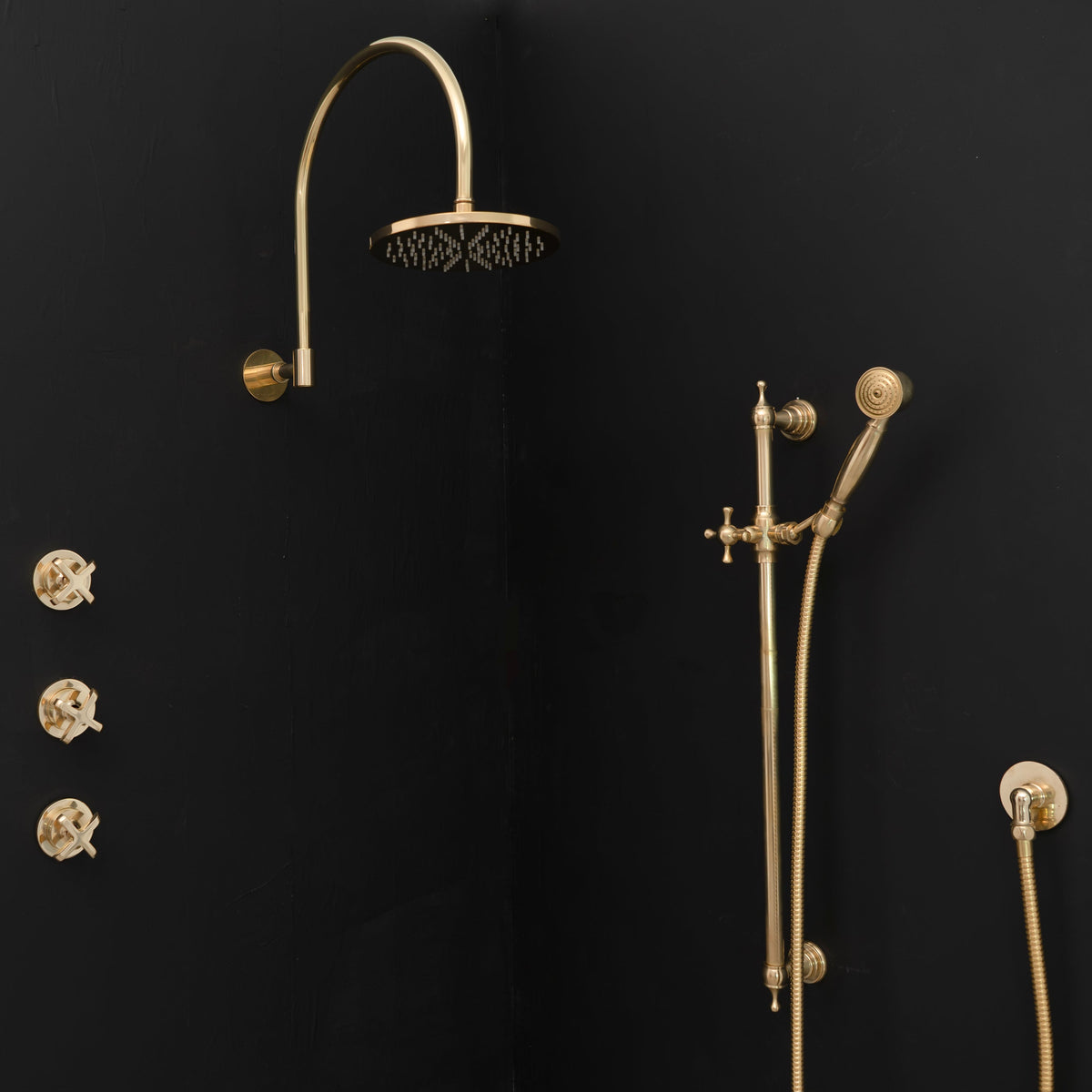 Unlacquered Brass Thermostatic Shower System – ThermoLux – detail of handle and finish