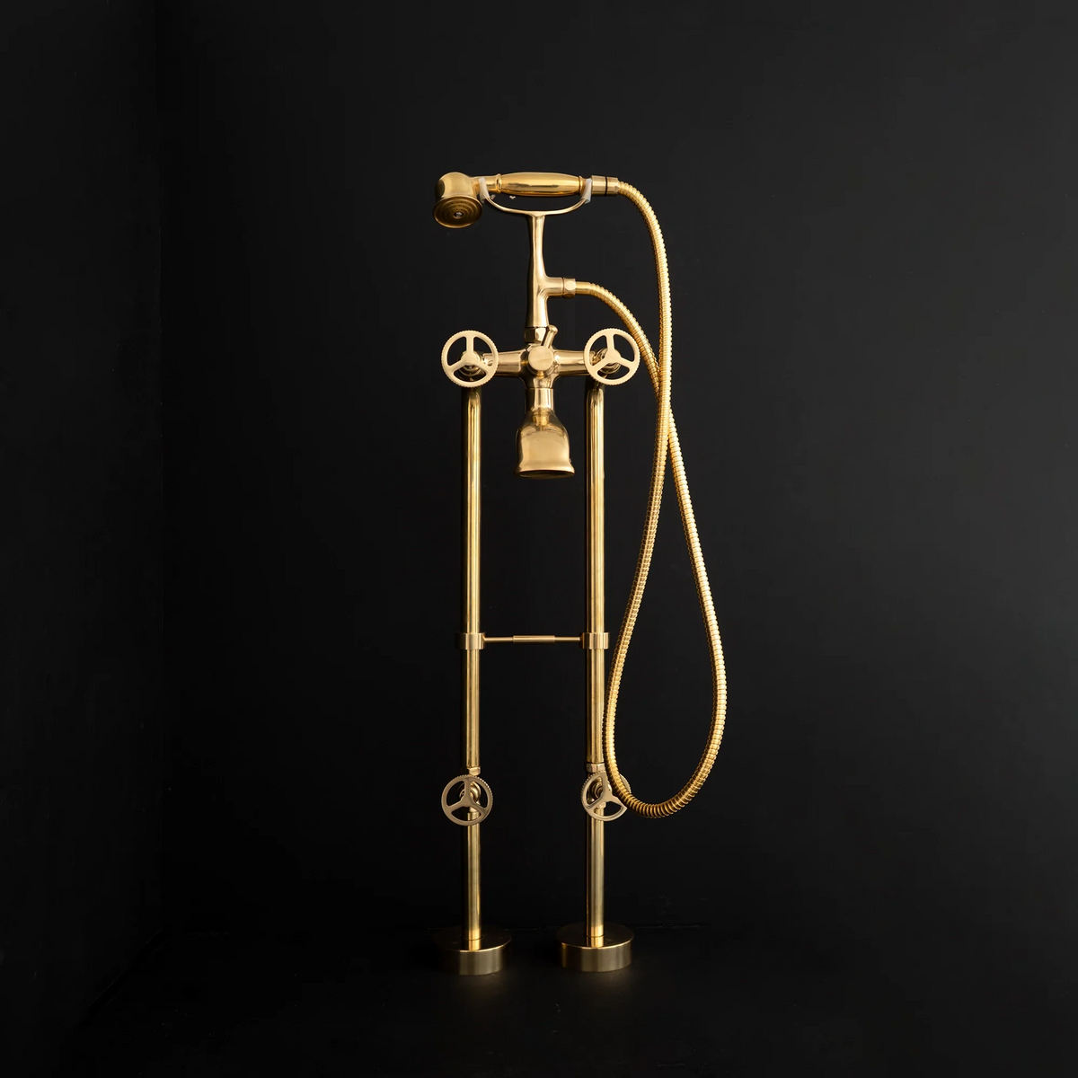 English-Style Brass Tub Filler – Deck-Mounted – front view
