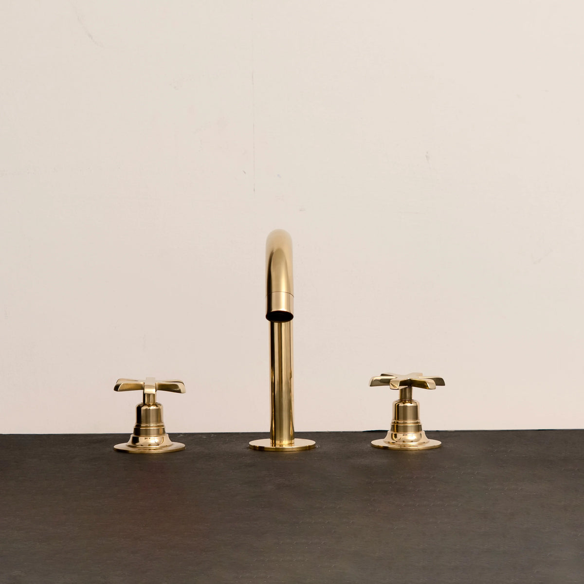 3-Hole Deck-Mounted Bathroom Faucet – Cross Handles – detail of cross handles