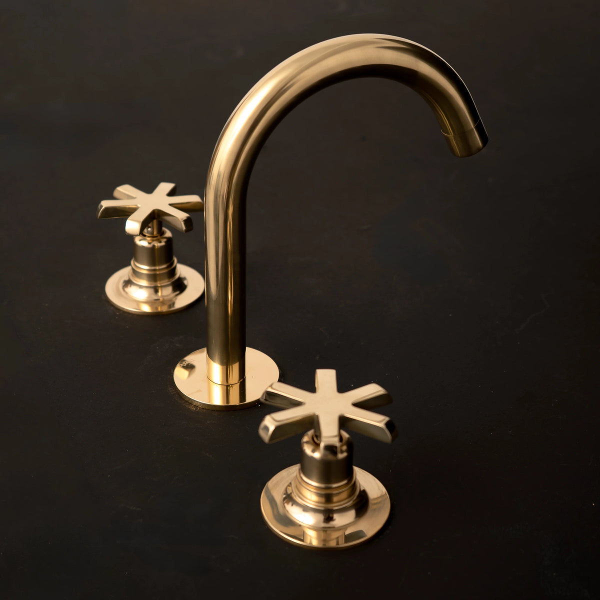3-Hole Deck-Mounted Bathroom Faucet – Cross Handles