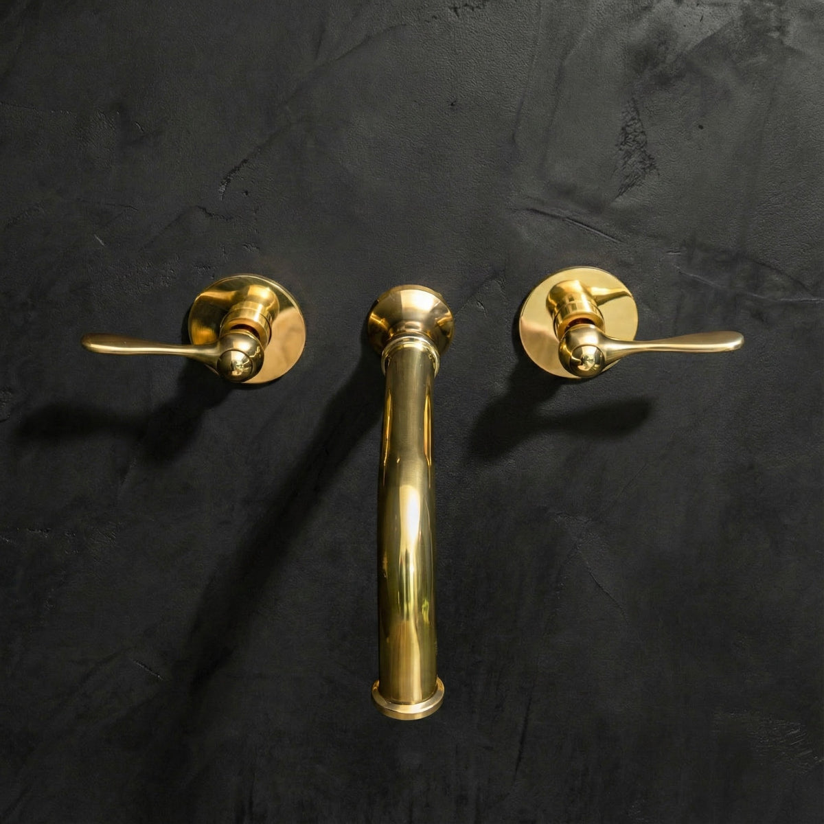 Antique Brass Wall-Mount Faucet – Handcrafted Lever Handle – detail of lever handle