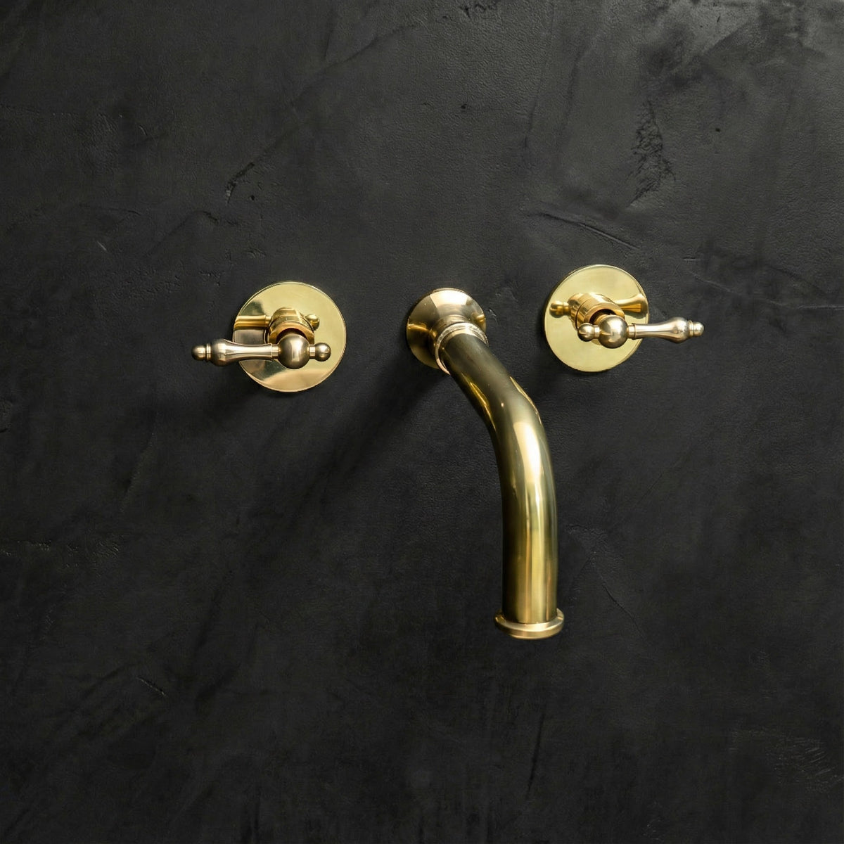 Unlacquered Brass Wall-Mount Faucet – Traditional Design