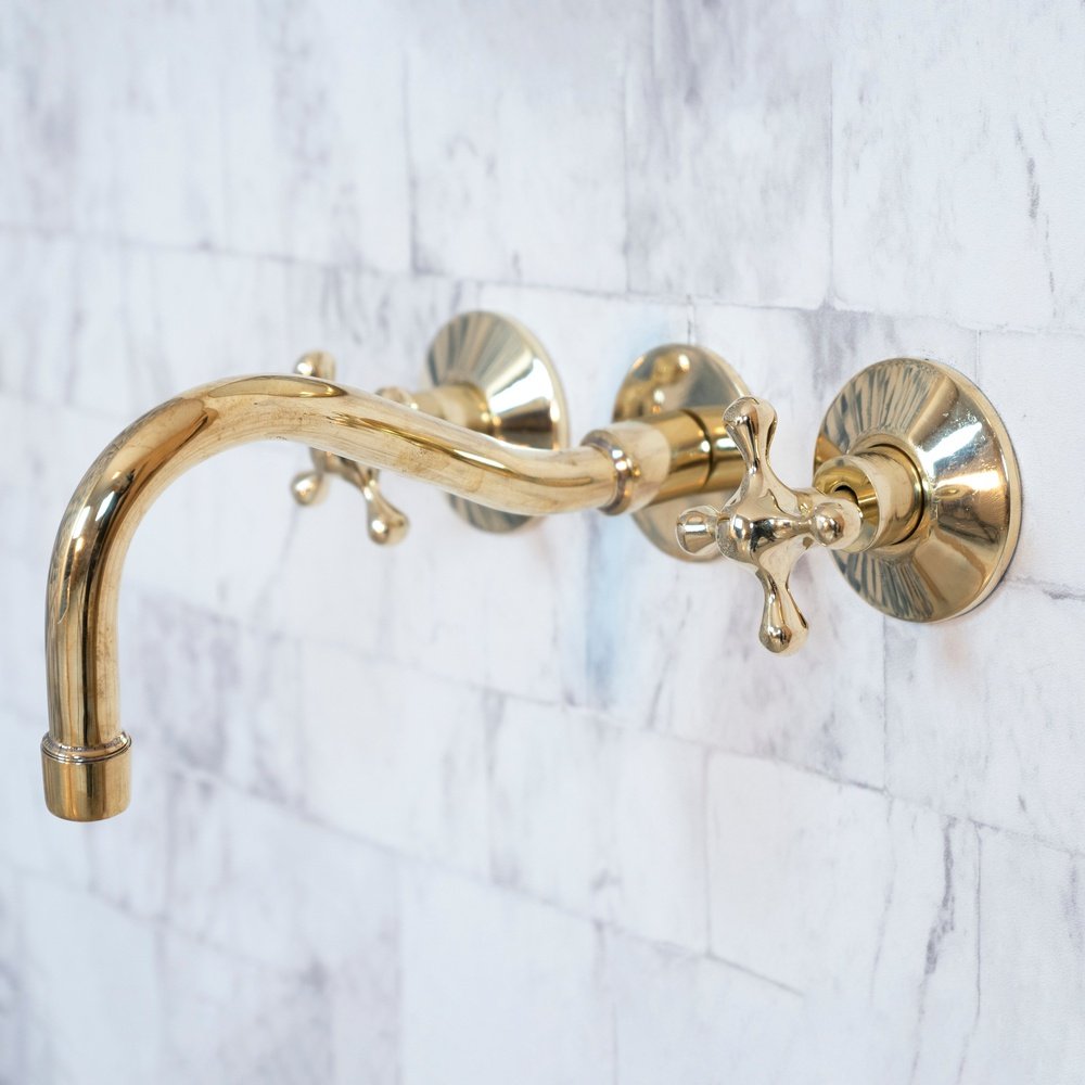 Antique Brass Wall-Mounted Faucet – Cobra Spout Design – side profile