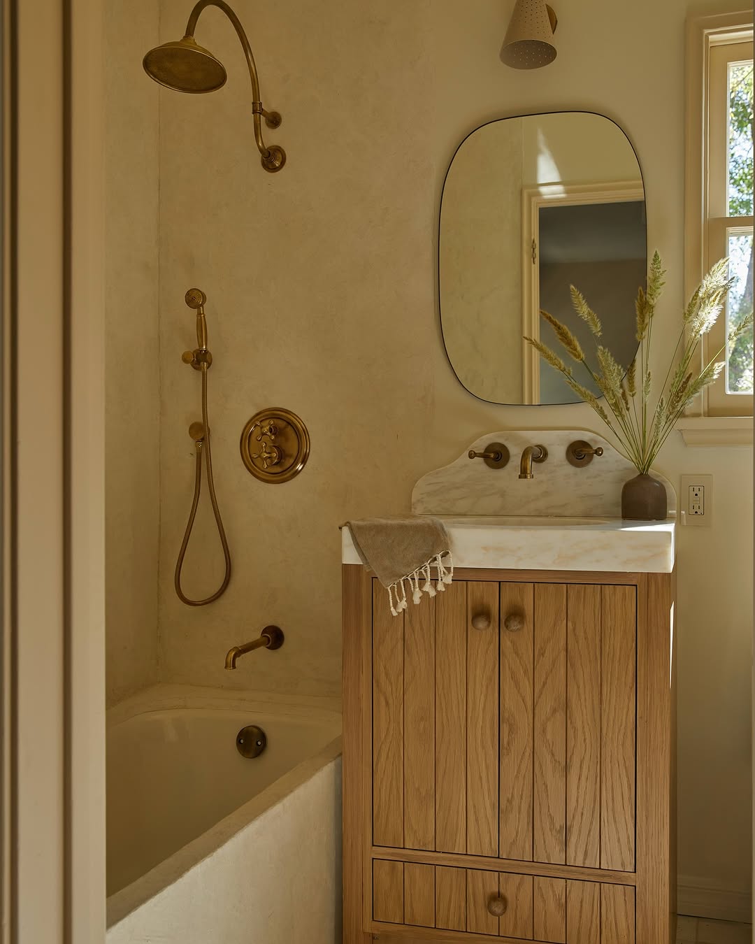 Unlacquered Brass Thermostatic Shower – Rotating Dial Controls