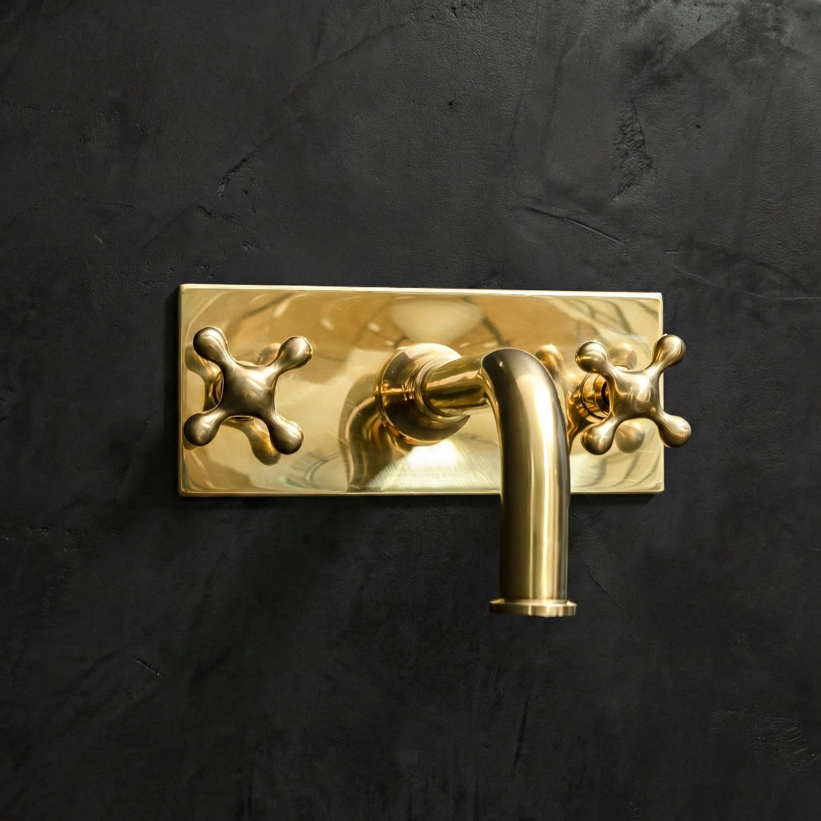 Wall-Mounted Brass Faucet – Rectangular Backplate